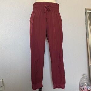 Cali sport Women's Maroon Joggers
